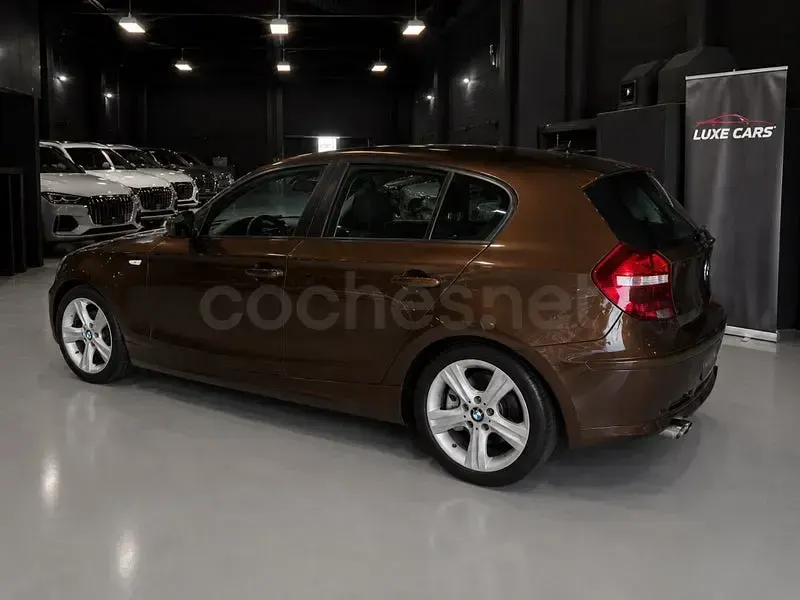 Usado BMW 118 Comfort Edition 143 CV (105 kW) 2011 Marrón Utilitario