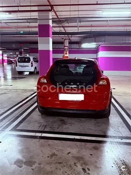 Usado Volvo C30 Momentum 136 CV (100 kW) 2010 Rojo Utilitario