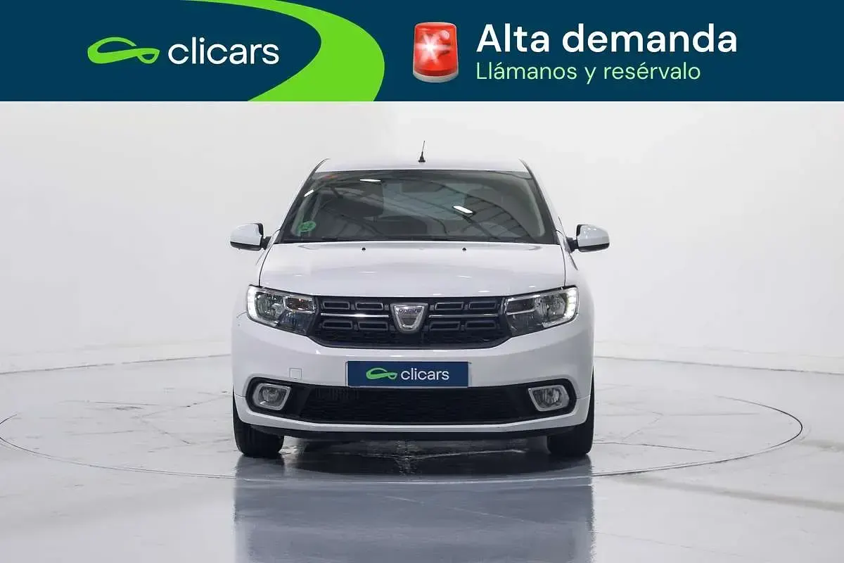 Usado Dacia Sandero Comfort 90 CV (66 kW) 2018 Blanco Utilitario