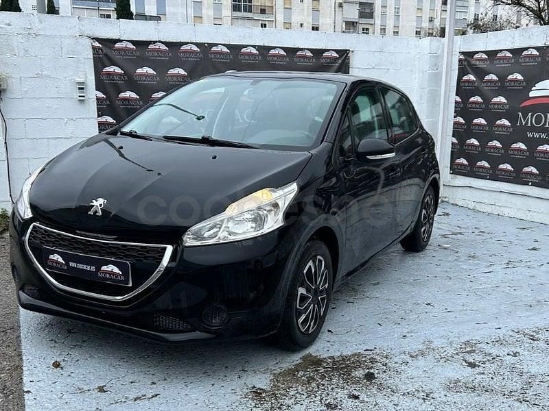 Usado Peugeot 208 Access 82 CV (60 kW) 2015 Negro Utilitario