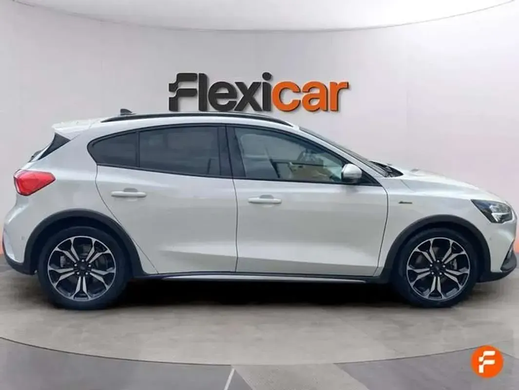 Usado Ford Focus 150 CV (110 kW) 2020 Gris Berlina