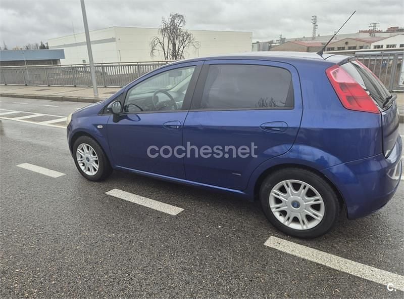 Usado Fiat Grande Punto Sport 90 CV (66 kW) 2007 Azul Utilitario