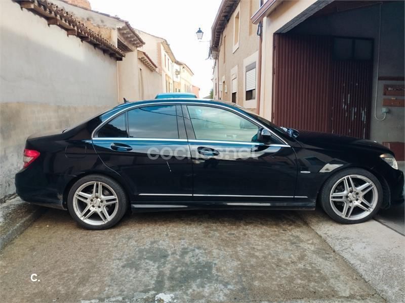 Negro Usado 2008 Mercedes C220 Avantgarde Berlina | 8400 € (Un poco caro) - Imagen 1/4