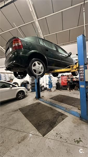 Usado Opel Astra 100 CV (73 kW) 1998 Verde Berlina