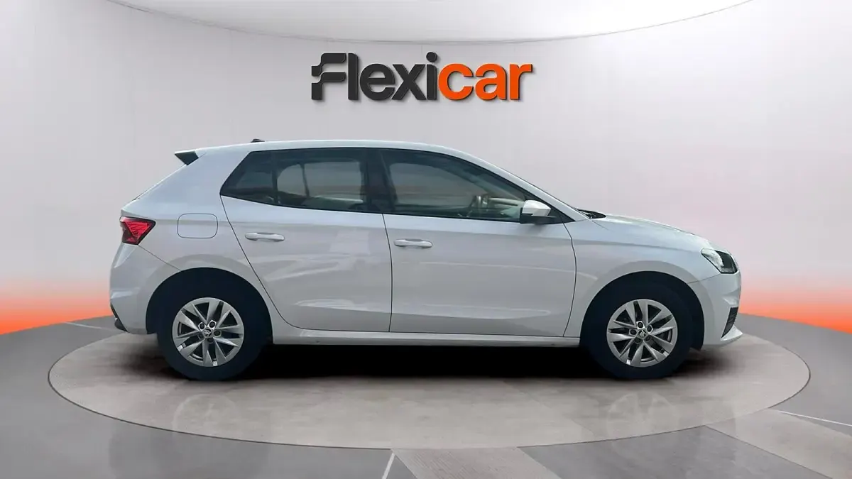 Usado Skoda Fabia Ambition 110 CV (80 kW) 2022 Blanco Utilitario