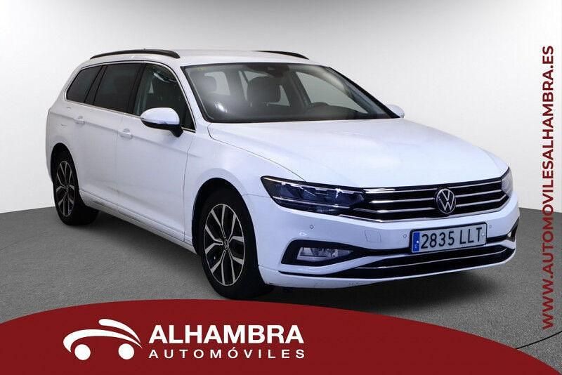 Usado VW Passat Executive 120 CV (88 kW) 2020 Blanco Familiar