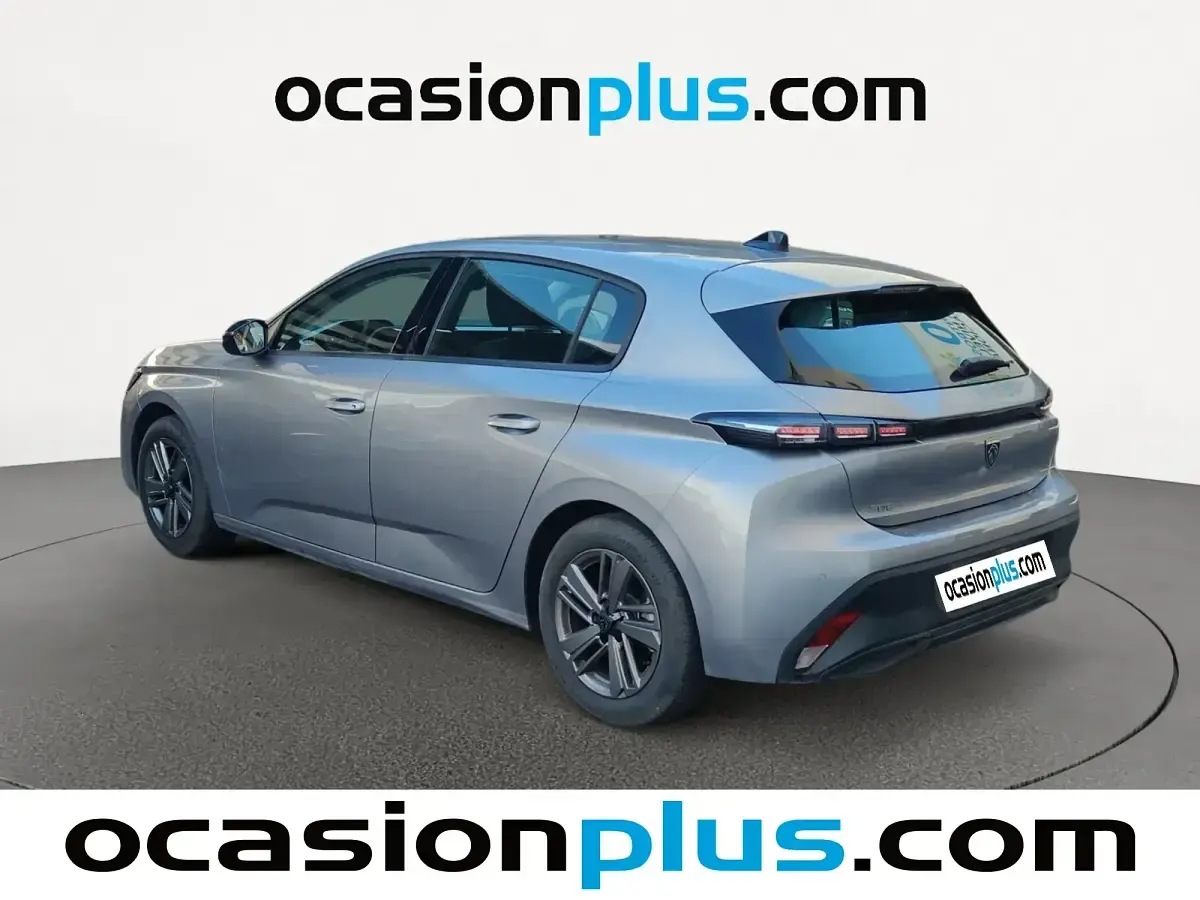 Käytetty Peugeot 308 Active 130 HP (95 kW) 2024 Harmaa Sedan