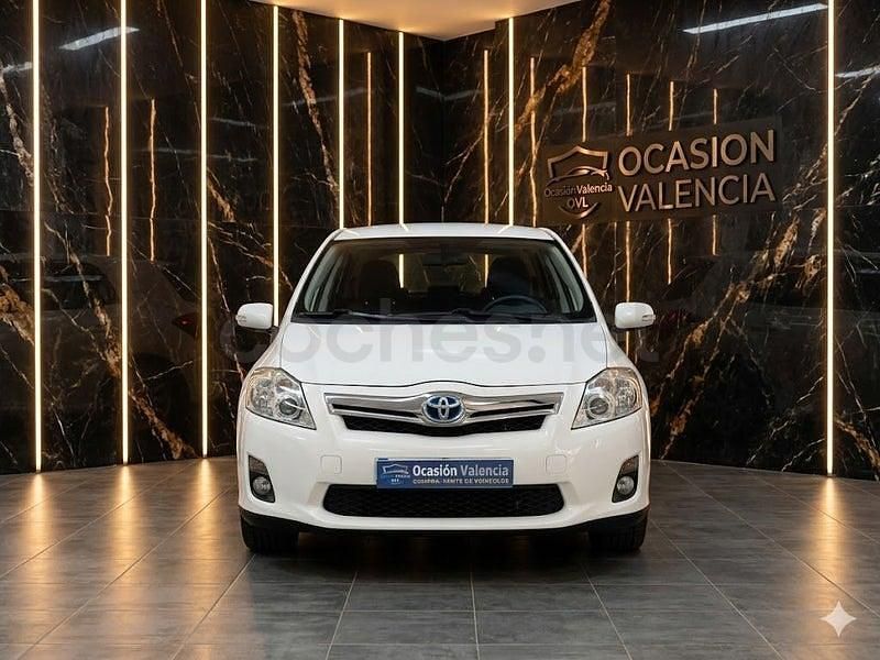 Usado Toyota Auris Hybrid Active 135 CV (99 kW) 2012 Blanco Berlina