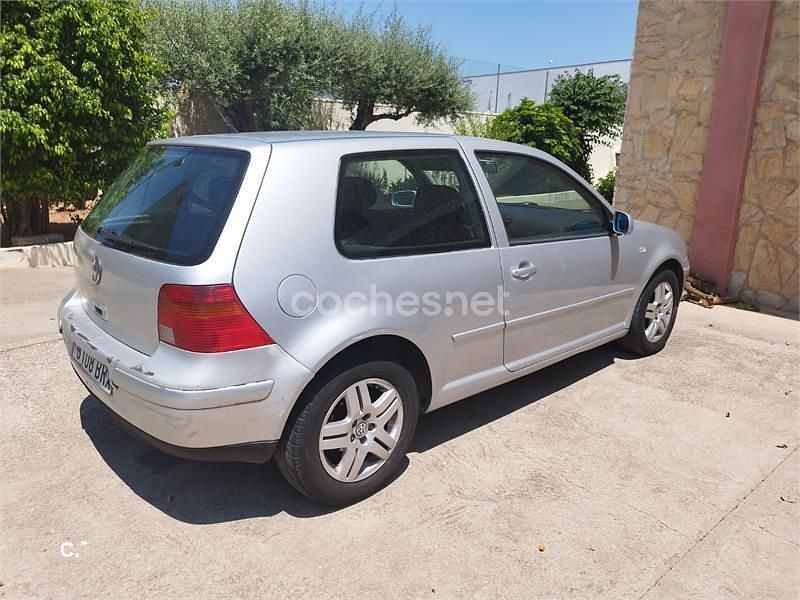 Gris / plata Usado 2002 VW Golf IV Conceptline Berlina | 2600 € (Buen precio) - Imagen 1/4