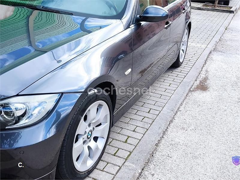 Usado BMW 325 218 CV (160 kW) 2006 Gris / plata Berlina