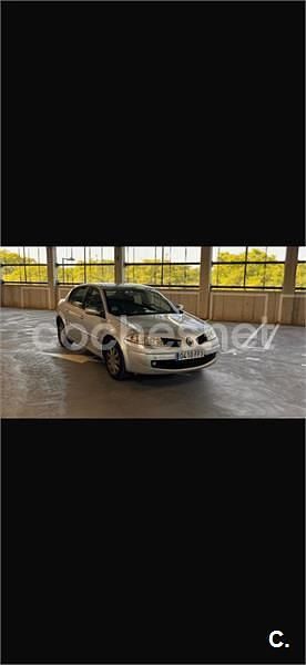 Usado Renault Mégane II Expression 105 CV (77 kW) 2006 Gris / plata Berlina