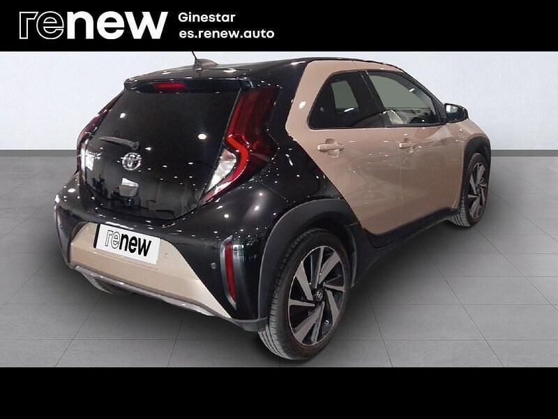 Usado Toyota Aygo Play 72 CV (52 kW) 2023 Gris ?gata Utilitario