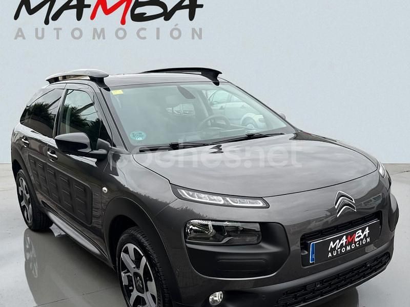 Usado Citroën C4 Shine 100 CV (73 kW) 2018 Gris / plata Berlina