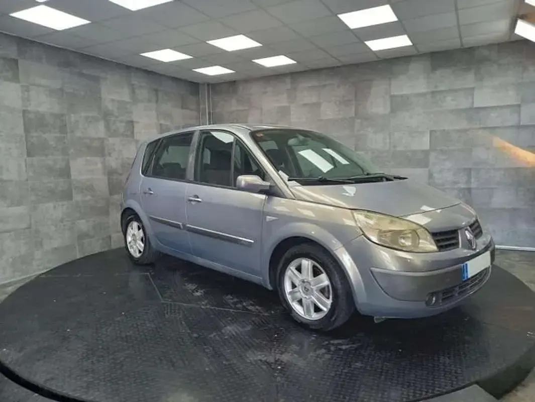 Usado Renault Scénic II Expression 101 CV (74 kW) 2004 Beige Monovolumen