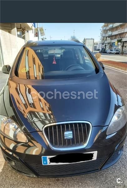 Usado Seat Altea XL Style 105 CV (77 kW) 2012 Negro Monovolumen