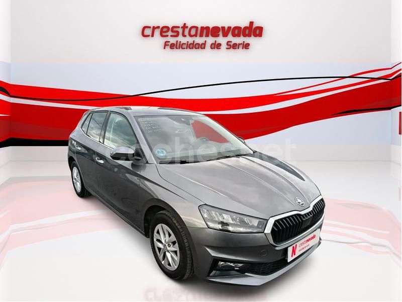Usado Skoda Fabia Selection 80 CV (58 kW) 2024 Gris / plata Berlina