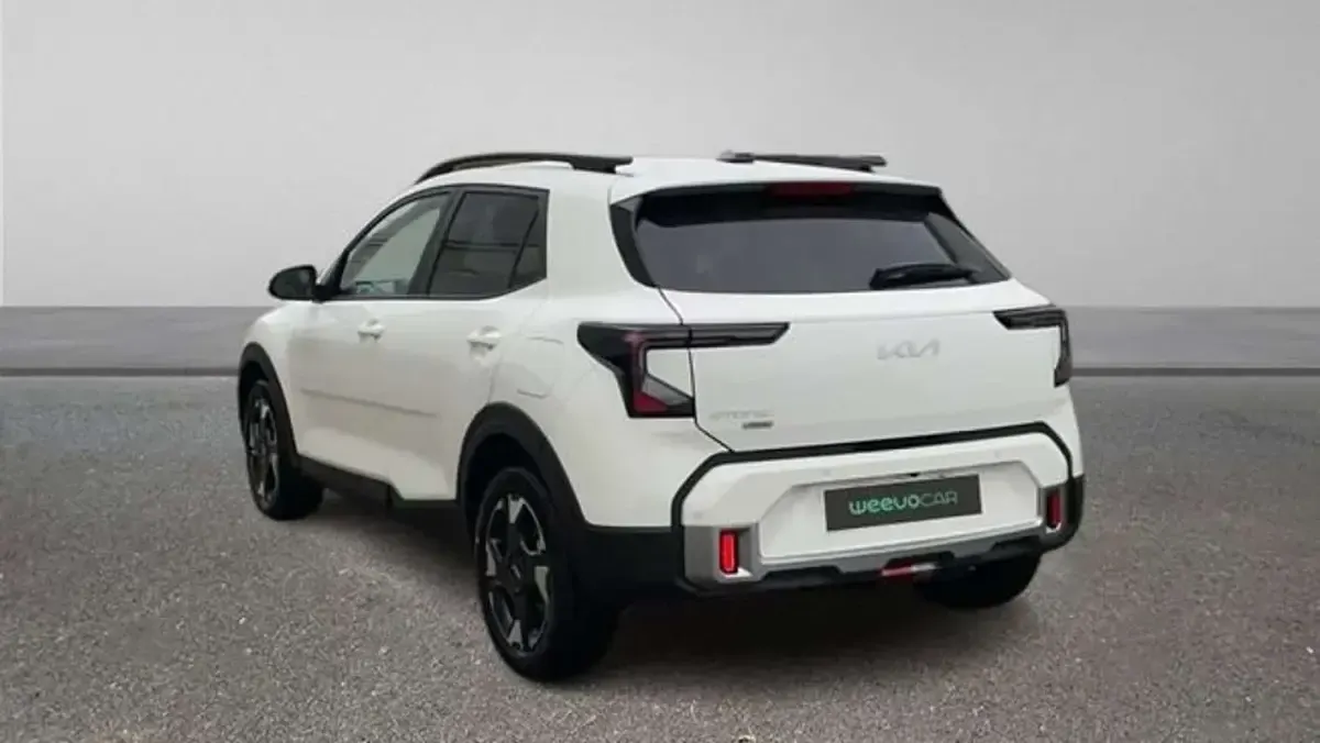 Uusi Kia Stonic 101 HP (74 kW) 2025 Valkoinen Katumaasturi