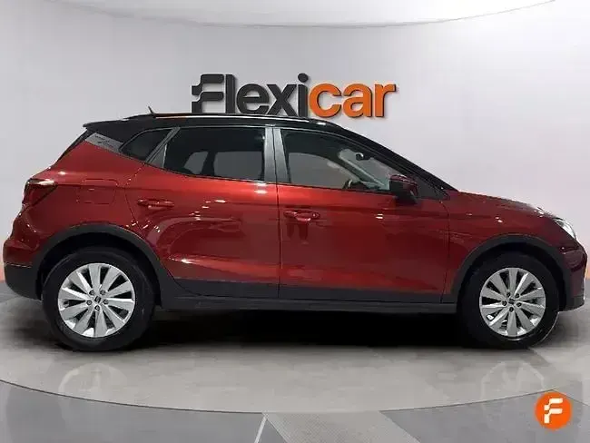 Usado Seat Arona Style 95 CV (69 kW) 2025 Gris / plata SUV