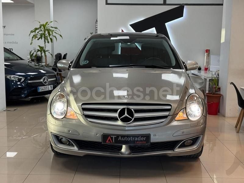 Usado Mercedes R320 224 CV (164 kW) 2007 Marrón Monovolumen