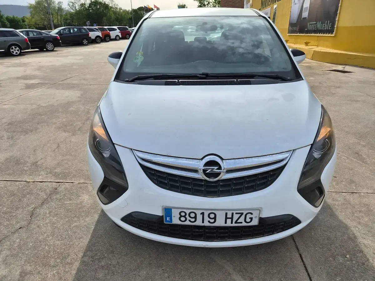 Usado Opel Zafira Tourer Selective 131 CV (96 kW) 2014 Blanco Monovolumen