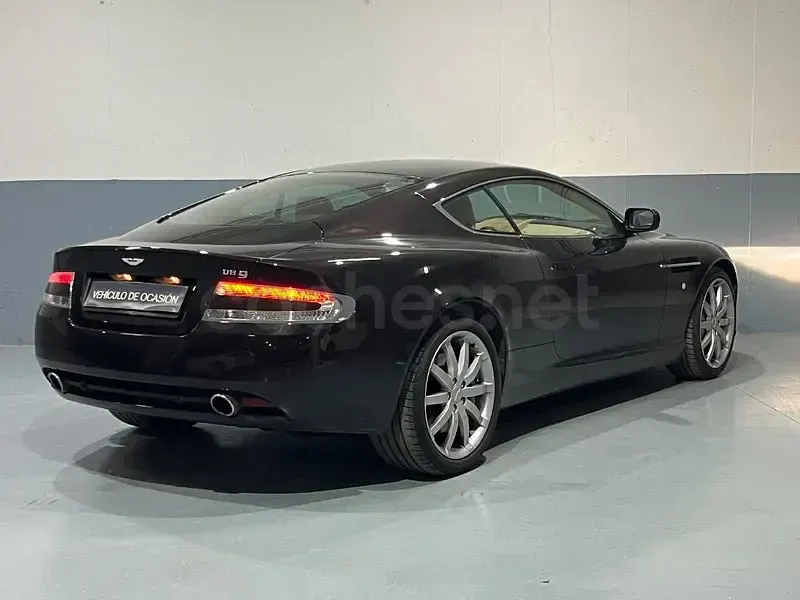 Usado Aston Martin DB9 450 CV (330 kW) 2008 Granate Coupe