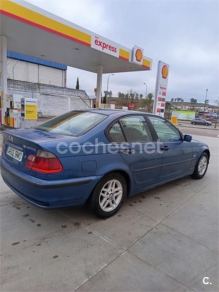 Usado BMW 320 136 CV (100 kW) 2001 Azul Berlina