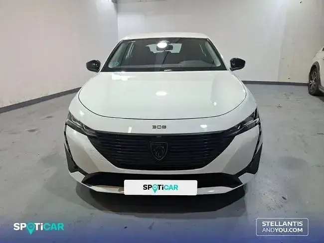 Usado Peugeot 308 Active 130 CV (95 kW) 2022 Blanco Berlina
