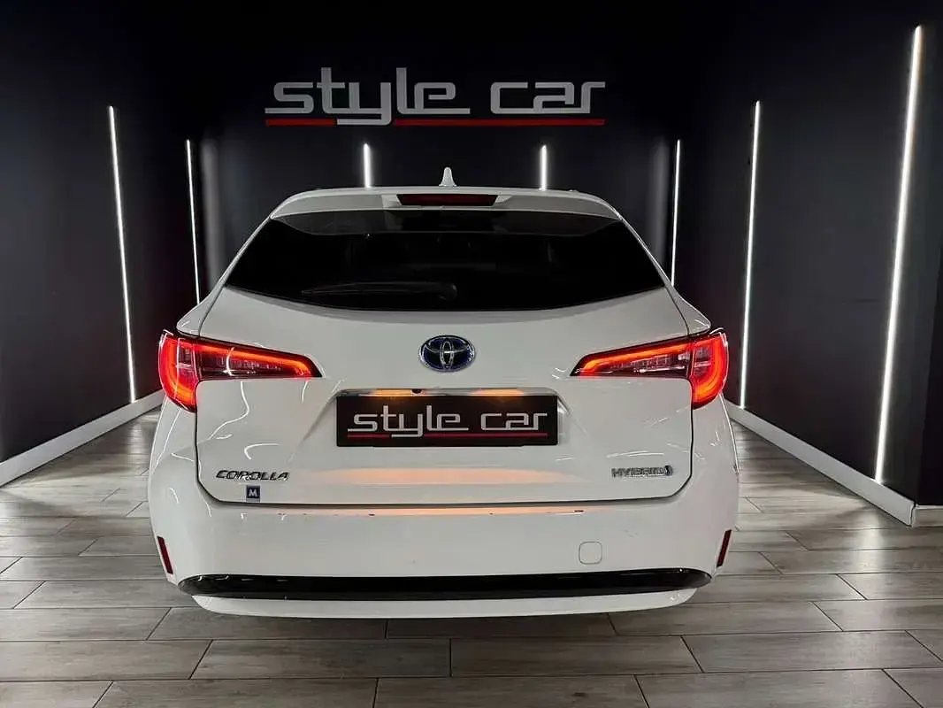 Usado Toyota Corolla Active 122 CV (89 kW) 2019 Blanco Familiar