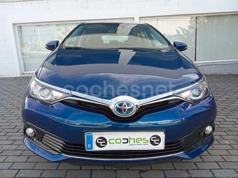 Usado Toyota Auris Hybrid Advance 136 CV (100 kW) 2017 Azul Berlina