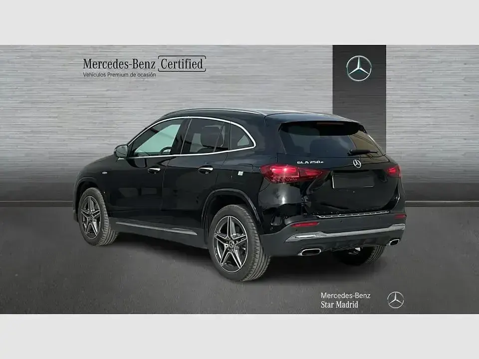 Usado Mercedes GLA250 AMG line 218 CV (160 kW) 2025 Negro SUV