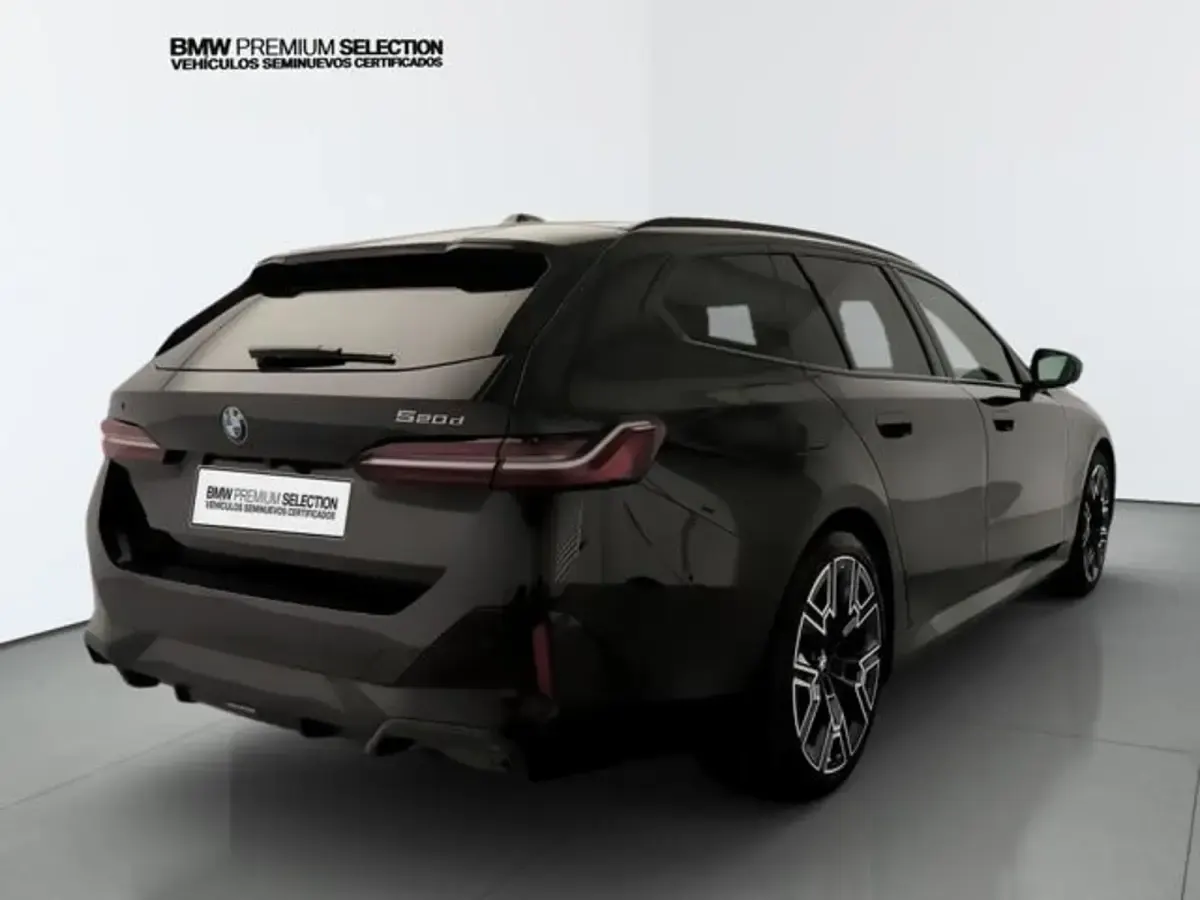 Usado BMW 520 Shadowline 197 CV (144 kW) 2025 Negro Familiar