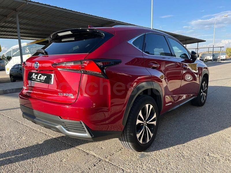 Usado Lexus NX300h 197 CV (144 kW) 2021 Granate SUV