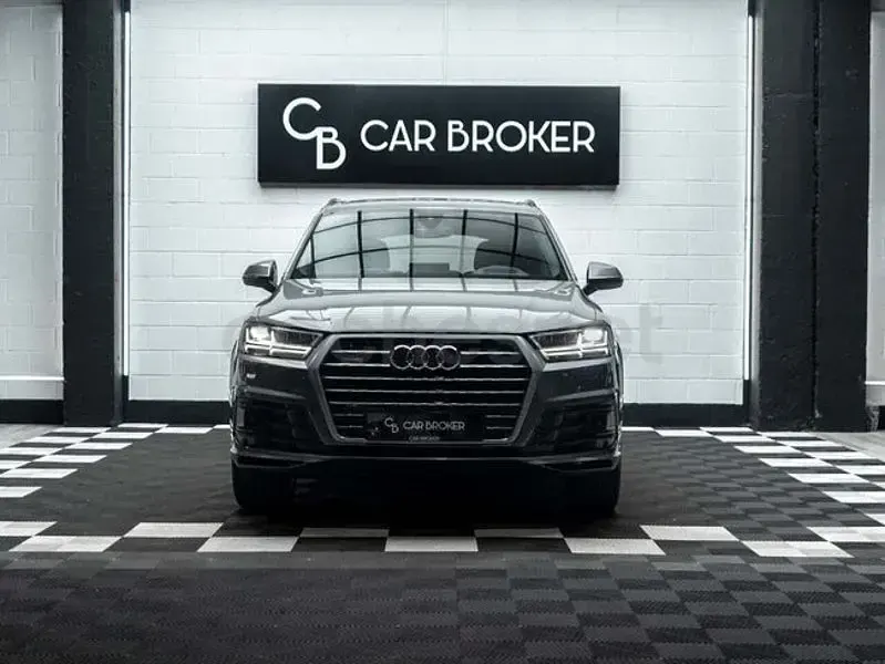 Usado Audi Q7 Sport 218 CV (160 kW) 2017 Gris / plata SUV