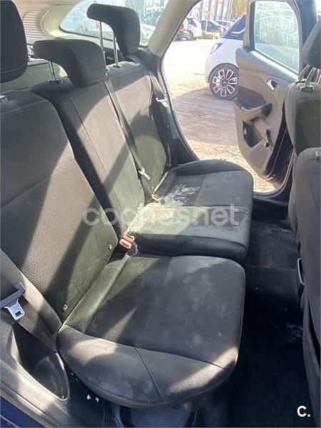 Usado Ford Focus Trend 120 CV (88 kW) 2016 Azul Familiar