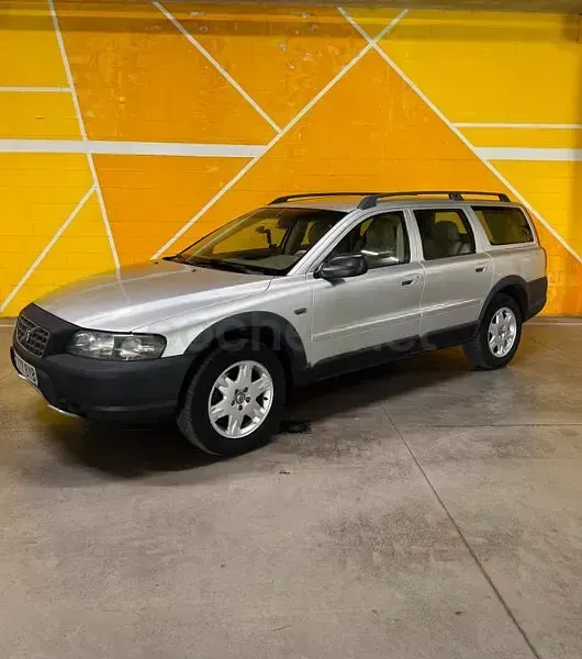 Usado Volvo XC70 210 CV (154 kW) 2002 Gris / plata Familiar