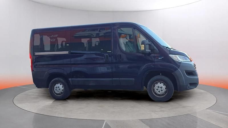 Usado Fiat Ducato 150 CV (110 kW) 2018 Azul Van