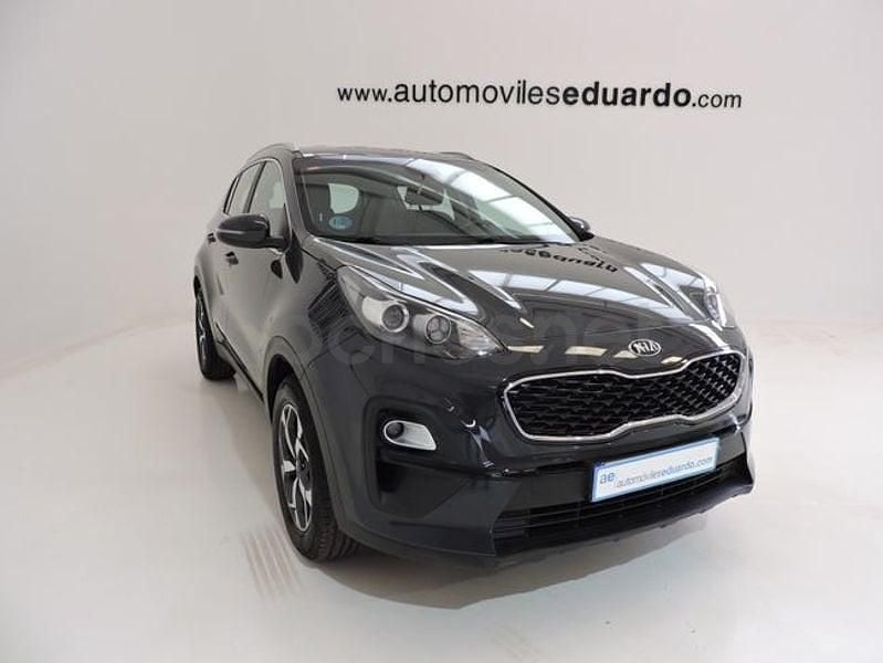 Usado Kia Sportage 136 CV (100 kW) 2021 Gris / plata SUV