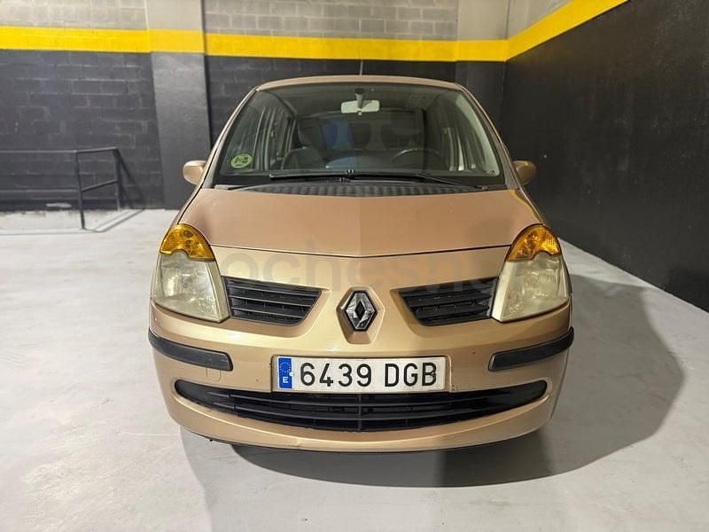 Usado Renault Modus Dynamique 113 CV (83 kW) 2005 Beige Monovolumen