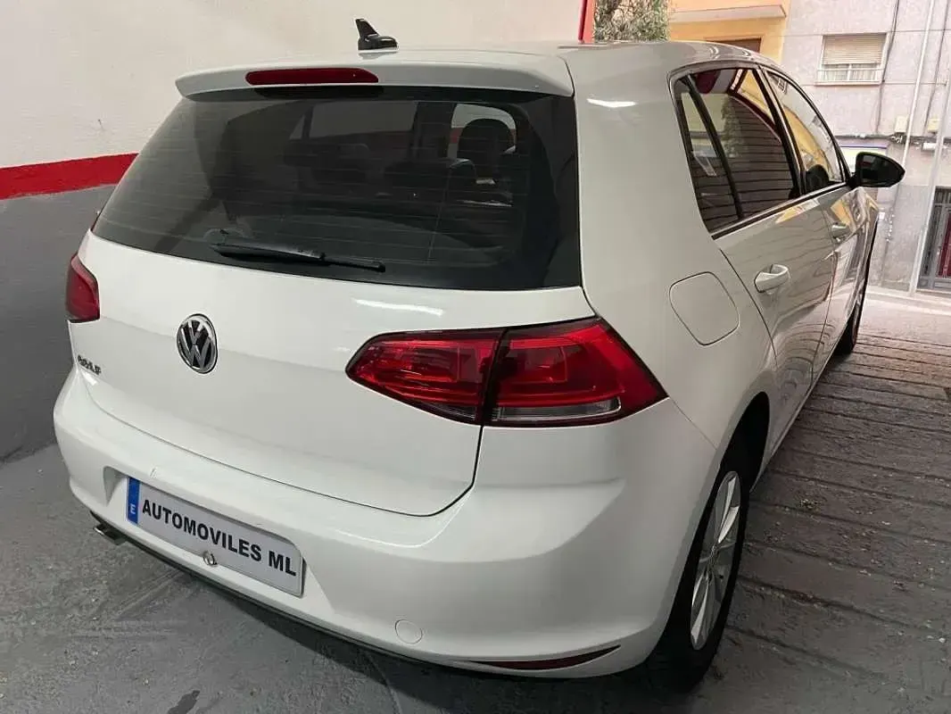 Usado VW Golf VII Business 105 CV (77 kW) 2015 Blanco Utilitario