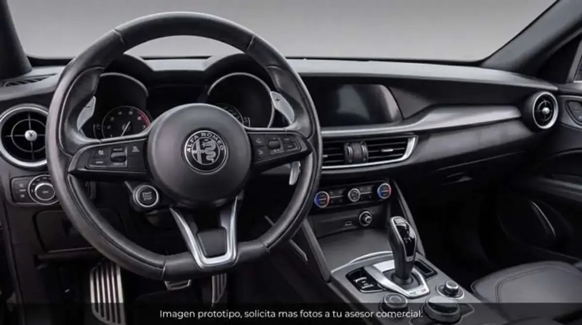 Usado Alfa Romeo Stelvio Veloce 209 CV (153 kW) 2023 Gris SUV