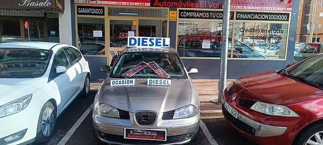 Usado Seat Ibiza Sport 100 CV (73 kW) 2004 Gris Utilitario