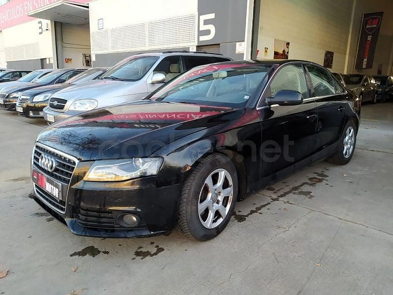 Usado Audi A4 136 CV (100 kW) 2011 Negro Berlina