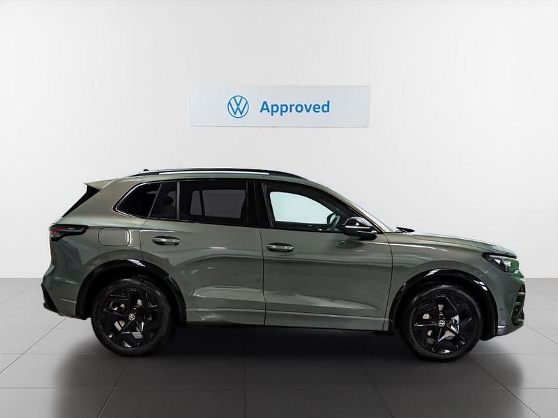 Usado VW Tiguan R-line 150 CV (110 kW) 2025 Verde SUV