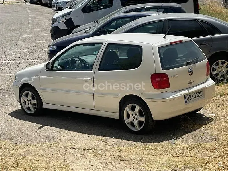 Usado VW Polo Trendline 60 CV (44 kW) 2000 Blanco Berlina