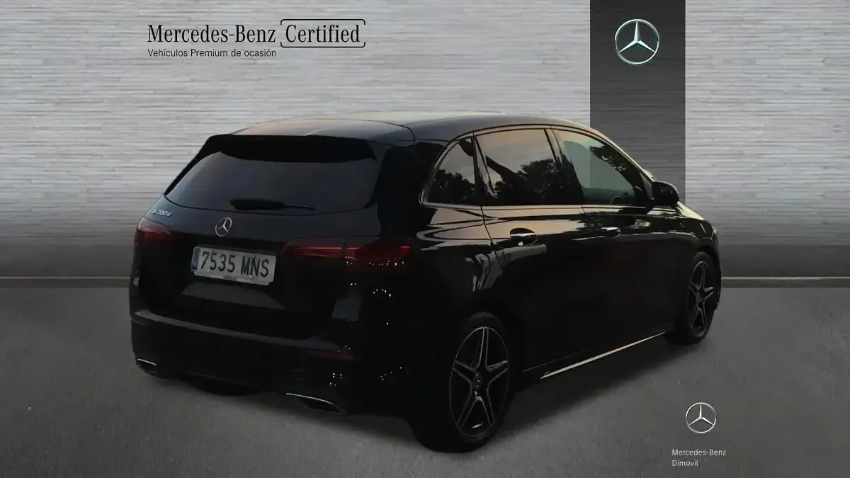 Occasion Mercedes B200 AMG line 150 PK (110 kW) 2024 Zwart MPV
