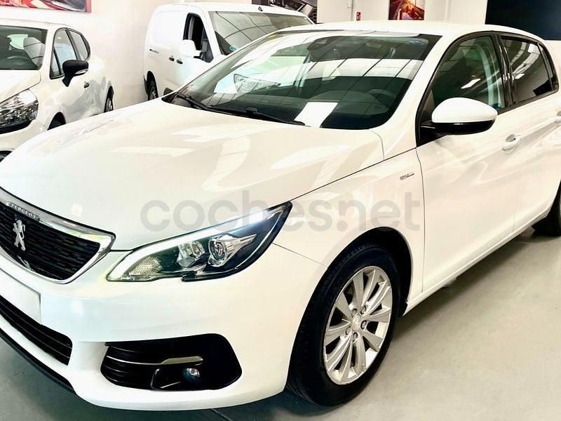 Usado Peugeot 308 Active 100 CV (73 kW) 2020 Blanco Berlina
