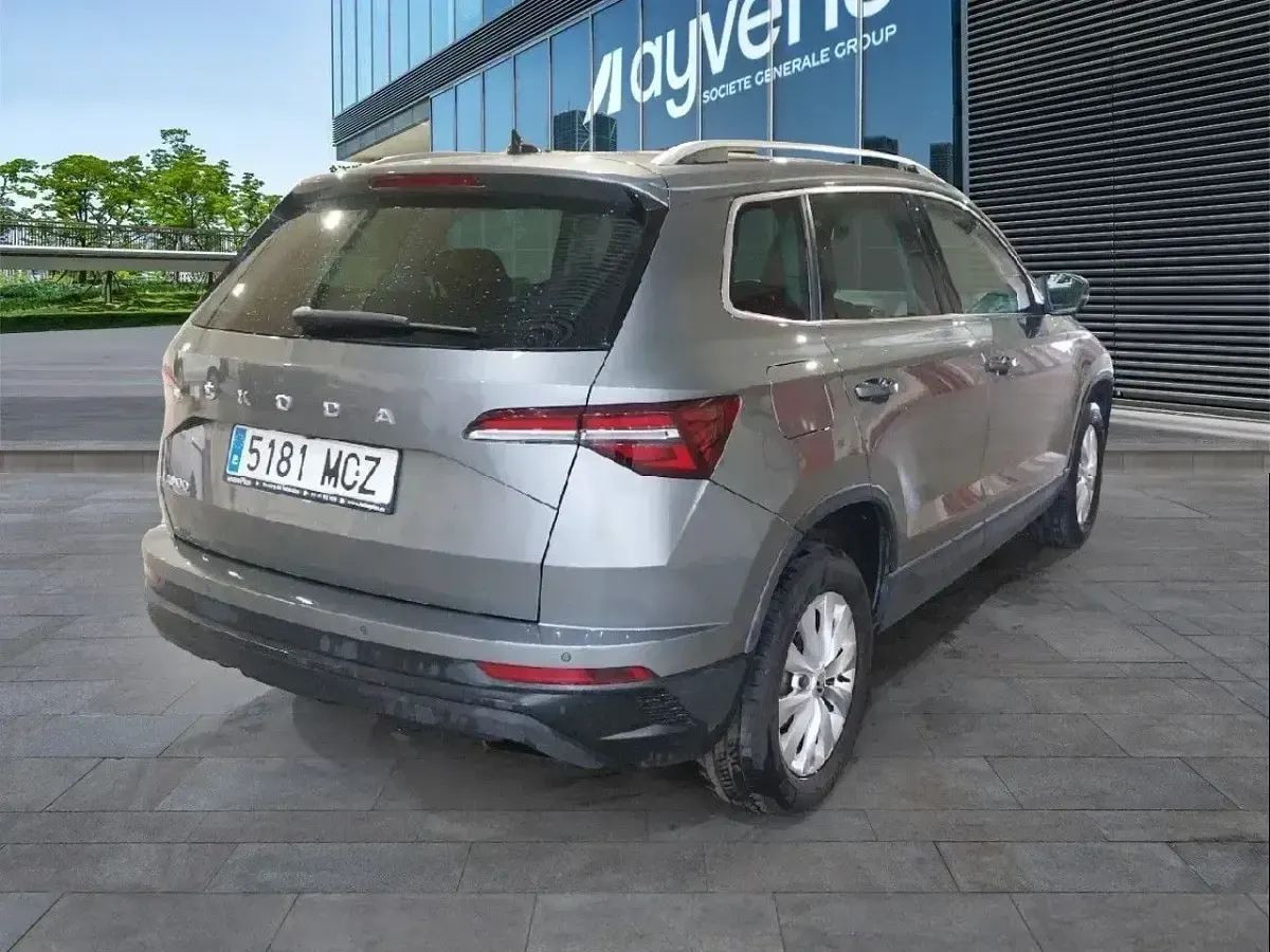 Usado Skoda Karoq Ambition 116 CV (85 kW) 2022 Gris SUV