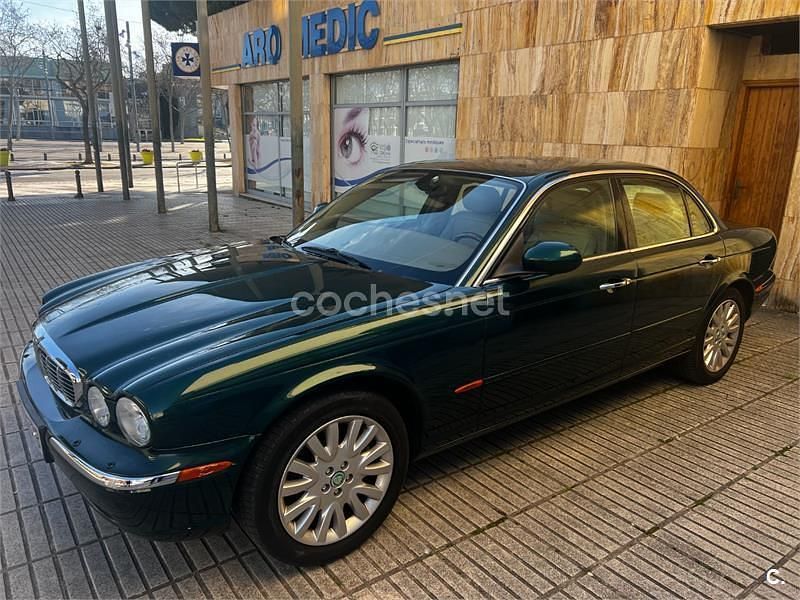 Usado Jaguar XJ8 298 CV (219 kW) 2004 Verde Berlina