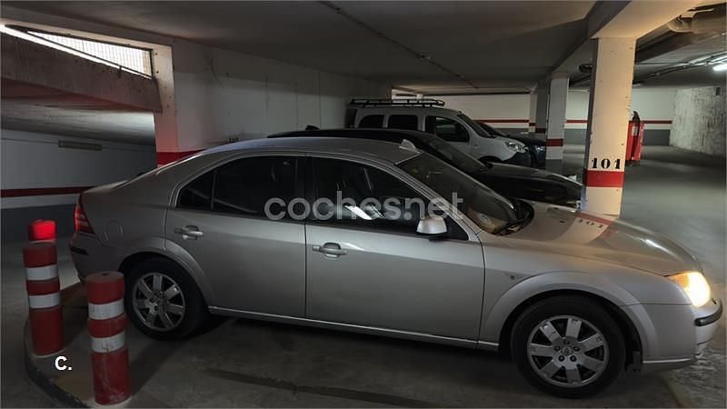Gris / plata Usado 2006 Ford Mondeo Futura Berlina | 3600 € (Precio justo) - Imagen 1/4