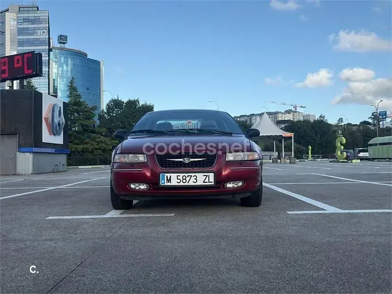Usado Chrysler Stratus 131 CV (96 kW) 2000 Granate Berlina